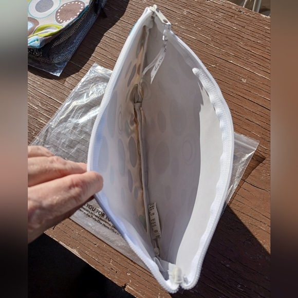 Thirty-One Zipper Pouch, Large - Picture 3 of 6